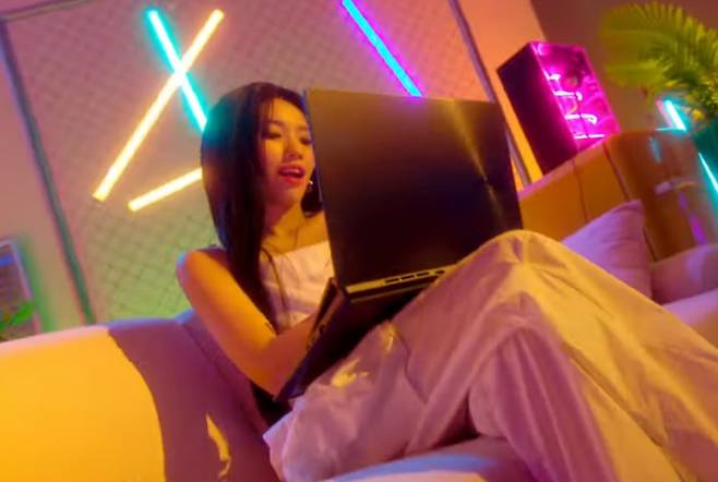 ASUS(에이수스)가 공개한 ASUS x 소연 광고의 한 장면. [공식 영상 캡처]