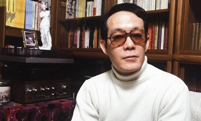 사가와 잇세이(73)가 지난달 폐렴으로 숨졌다