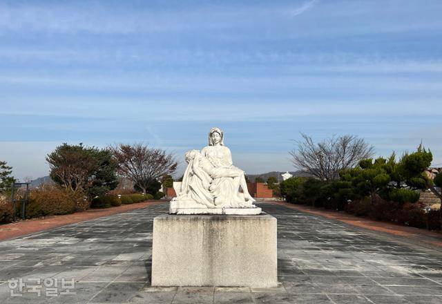익산 여산면 숲정이 성지. 병인박해 때 인근 천주교인들이 처형당한 곳이다.