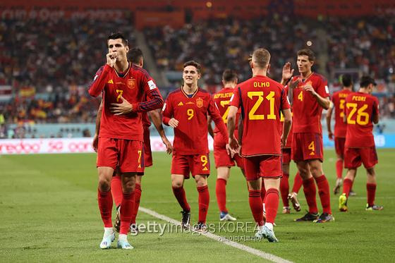 지난 2일(한국시간) 일본과 맞대결을 펼쳤던 스페인 축구대표팀의 모습. 사진=게티이미지