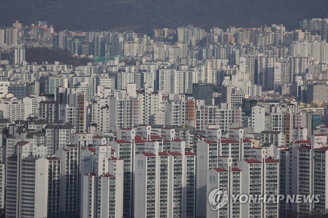 남산에서 바라본 서울시내 아파트 단지 [연합뉴스 자료사진]