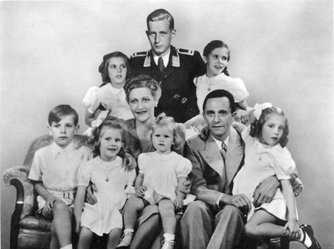 1941년경 촬영한 요셉 괴벨스의 가족사진 / 사진=위키피디아