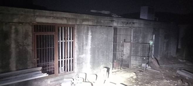 [울산=뉴시스] 박수지 기자 =지난 8일 오후 곰 3마리가 탈출한 울산시 울주군 곰 사육농장. (사진=울주군청 제공) 2022.12.09.photo@newsis.com *재판매 및 DB 금지