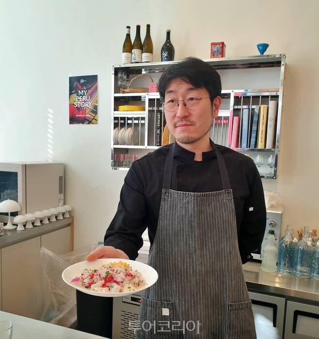 박준우 셰프가 페루의 대표 요리인 '세비체'를 시연했다.