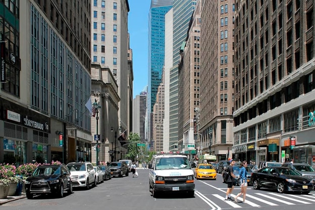 고층빌딩이 밀집한 미국 뉴욕 맨해튼의 거리.