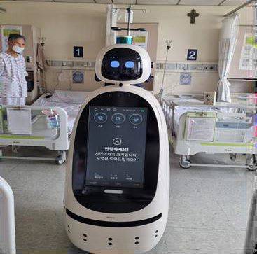 한림대성심병원에서 활용 중인 로봇. /한림대성심병원