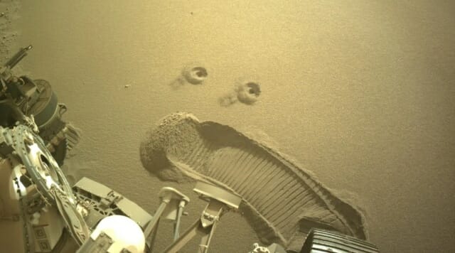 퍼시비어런스 내비게이션 카메라가 최근 화성에서 재미있는 사진을 촬영했다. (사진=NASA/JPL-칼텍)