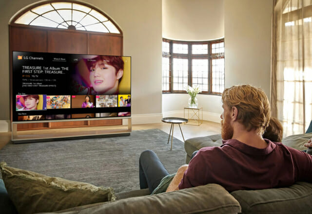 LG 올레드 TV에서 LG 채널 서비스를 구동하는 모습.(사진=LG전자)