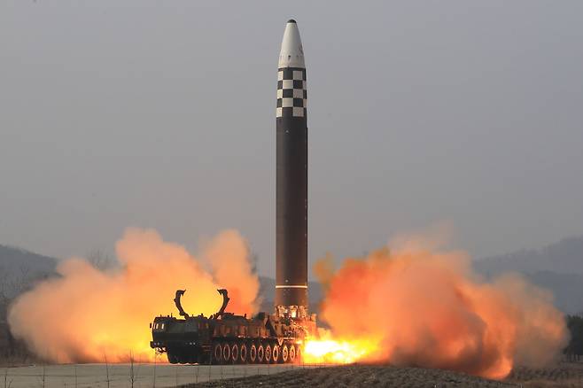 북한 대륙간탄도미사일(ICBM) '화성-17형' 발사 장면. /조선중앙통신