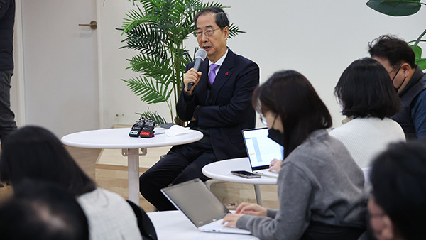 질문에 답하는 한덕수 총리 [사진 제공:연합뉴스]