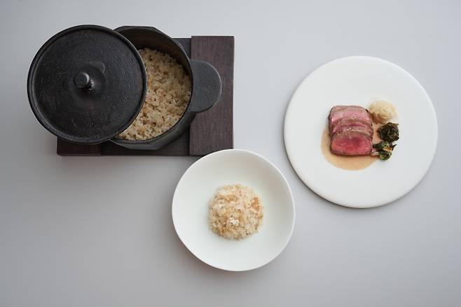 미쉐린 가이드 서울 2023에서 3스타에 새롭게 등재된 모수의 메뉴./사진=다이어리알