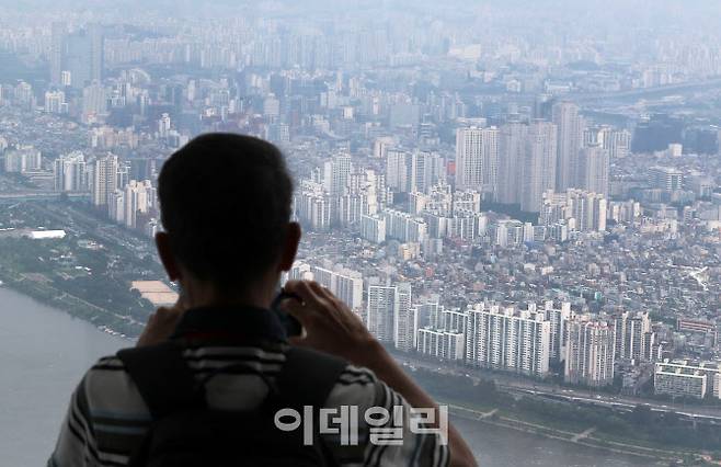 서울 송파구 롯데월드타워 서울스카이에서 바라본 아파트 단지 모습. (사진=방인권 기자)