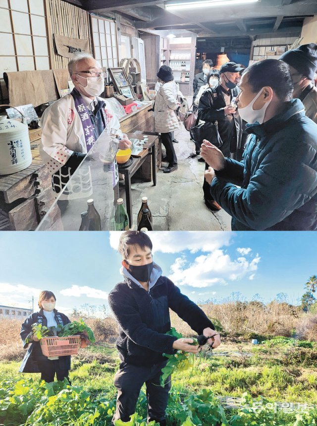 8일 일본 오이타현 우스키의 전통주 양조장 ‘고테가와 주조’에서 방문객들이 술을 시음하고 있다(위쪽 사진). 일본 
식품기업 마루토쇼유가 나라현 다와라모토에서 운영하는 텃밭에서 14일 남성 직원이 채소를 뽑고 있다. 마루토소유는 이곳에서 직접 
재배한 식자재로 만든 음식을 판매한다. 우스키·다와라모토=이상훈 특파원 sanghun@donga.com