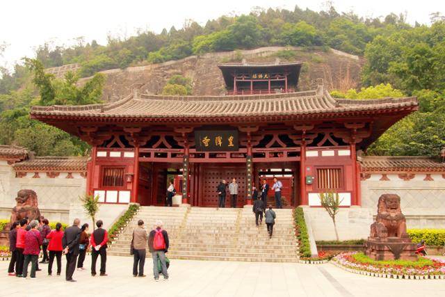 광위안의 황택사 입구. ⓒ최종명