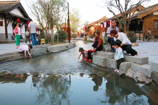 몐현 제갈고진의 도랑. ⓒ최종명
