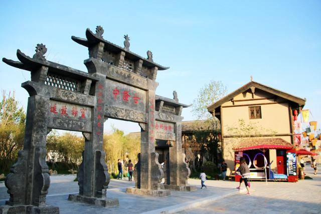 몐현 제갈고진의 고융중 패방. ⓒ최종명