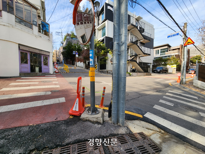 지난 7일 서울 강남구 청담동 언북초등학교 후문 인근 모습. 이 지점에서 지난 2일 언북초 3학년 학생이 음주운전 차량에 치여 숨지는 사고가 발생했다. 박하얀 기자