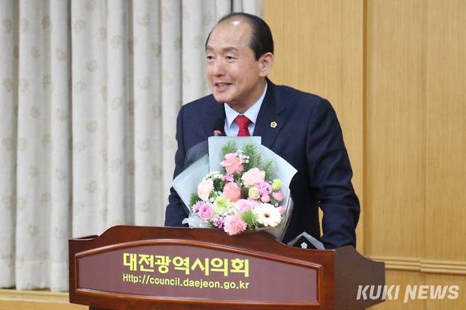 복지환경위원회 수상자 박종선(국민의힘, 유성구1) 대전시의원이 소감을 말하고 있다. 사진=대전시의회 정치부 출입기자단.