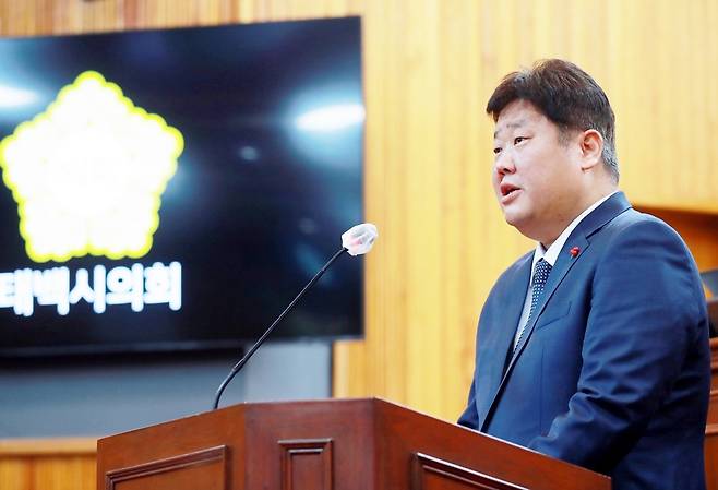 답변하는 이상호 태백시장 [태백시 제공.재판매 및 DB 금지]