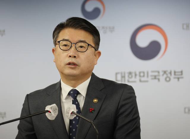 ▲ 장상윤 교육부 차관이 22일 정부서울청사 브리핑실에서 2022년 개정 초중등학교 및 특수학교 교육과정 확정 발표를 하고 있다.