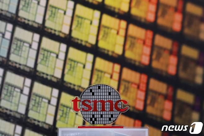 세계 최대 반도체칩 파운드리 업체인 대만의 TSMC 로고. ⓒ 로이터=뉴스1 ⓒ News1