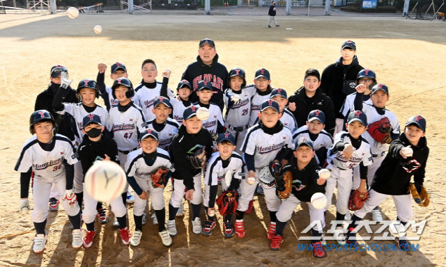 주형광 부산 양정초등학교 감독 인터뷰 

부산=허상욱 기자 wook@sportschosun.com/2021.12.29/