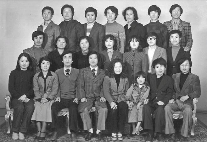 한울회 모임의 구심점이던 홍응표 목사와 박재순 목사, 이규호(전 대전충남기독교사회운동연합 정책실장·2011년 별세), 이건종 한국샬렘영성훈련원 이사, 김종생 글로벌대아코니아센터 상임이사, 이충근 전 숭의여고 영어교사, 임세영 한국기술교육대 명예교수 등이 1977년에 함께한 사진이다. 한울모임 편집위원회 제공