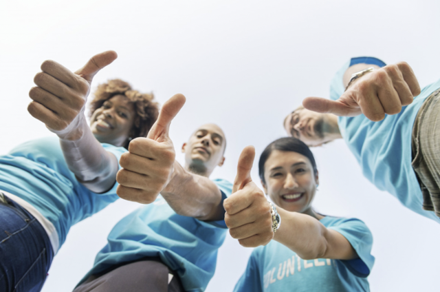 20세기 들어 자선-기부 활동도 종교단체나 일부 독지가의 선행에서 벗어나 시민 일반의 몫으로 조직화-제도화됐다. 아이젠버그는 국가의 실패, 즉 경제 정의와 복지의 구멍을 비영리 자선활동으로 메울 수 있다고, 세상도 바꿀 수 있다고 믿었다. pxhere.com