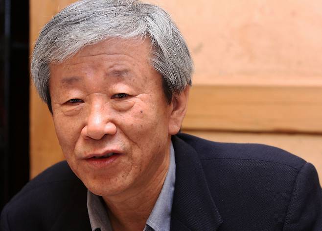 Cho Se-hui, the author of the bestselling novel "The Dwarf," passed away on Sunday. (Yonhap)