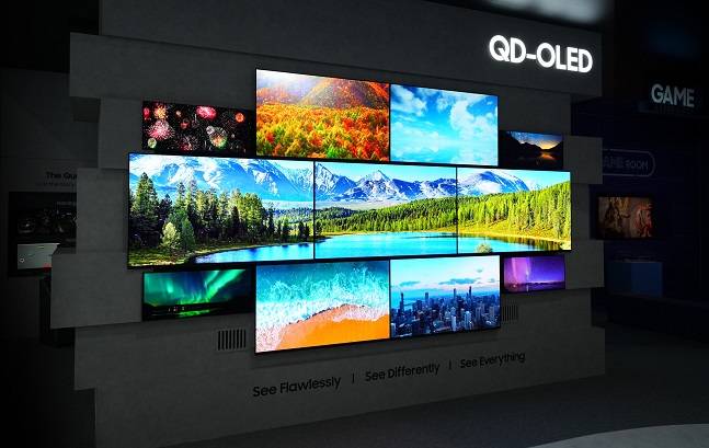 삼성디스플레이가 지난 8월 'K-Display 2022'에서 국내 최초로 선보인 QD-OLED 제품들./사진=삼성디스플레이 제공