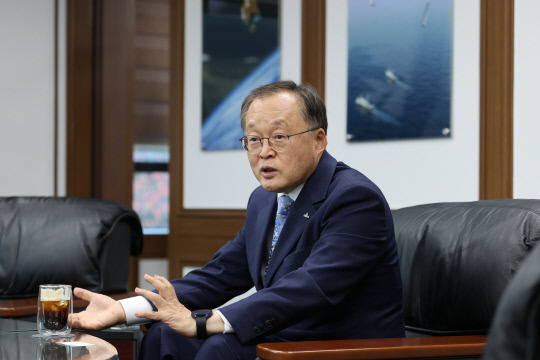 이상률 한국항공우주연구원장은 2023년 계묘년을 맞아 "국민의 기대에 보답하기 위해 주어진 임무를 완수하고 보다 먼 우주를 향해 최선을 다하겠다"며 "항우연에 많은 관심과 성원을 부탁드린다"고 말했다. 사진=항우연 제공