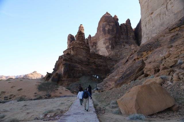 자발 이크마 가는 길.