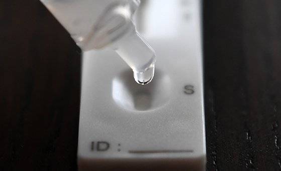 코로나19 진단 키트. EPA=연합뉴스