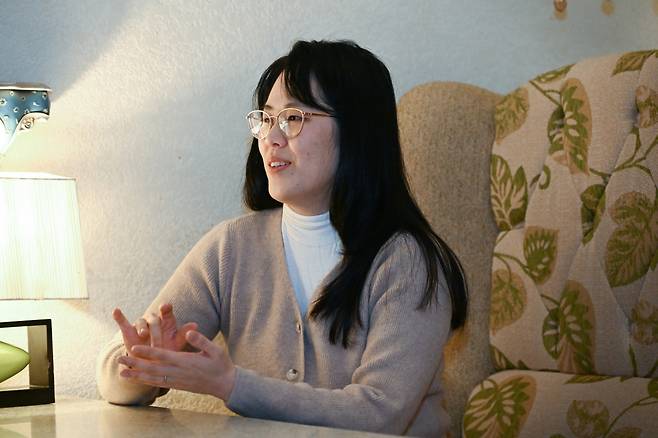 Author June Hur speaks in an interview with The Korea Herald in Bucheon, Gyeonggi Province, on Dec. 28. (Im Se-jun/The Korea Herald)