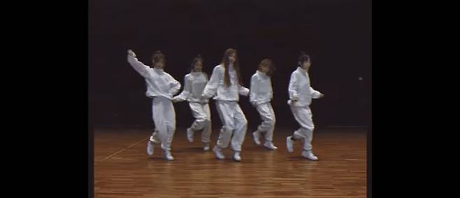 [서울=뉴시스] 반희수가 촬영한 뉴진스 멤버들. 2023.01.03. (사진 = 반희수 유튜브 캡처) photo@newsis.com *재판매 및 DB 금지