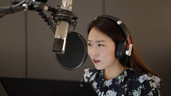 - 아드리안 역 이명호 성우