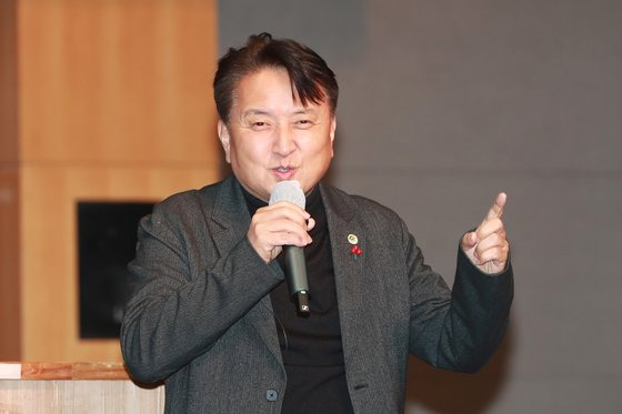 김영환 충북지사가 올해 전국 최초로 의료비후불제를 시행한다. 사진 충북도