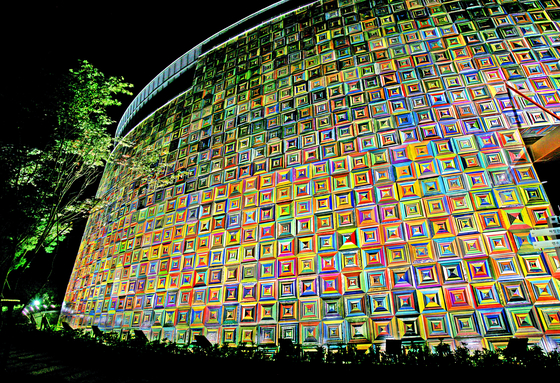 Shin designed the facade of Clayarch Gimhae Museum in South Gyeongsang which is decorated with some 5,000 tiles. [PARK SANG-MOON]