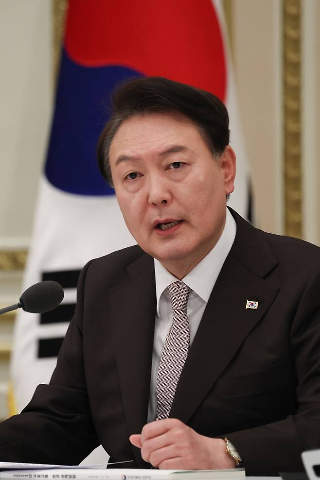 [서울=뉴시스] 윤석열 대통령이 지난 3일 오후 청와대 영빈관에서 열린 2023년 국토교통부-환경부 업무보고에서 발언하고 있다. (사진=대통령실 제공) 2023.01.03. photo@newsis.com *재판매 및 DB 금지