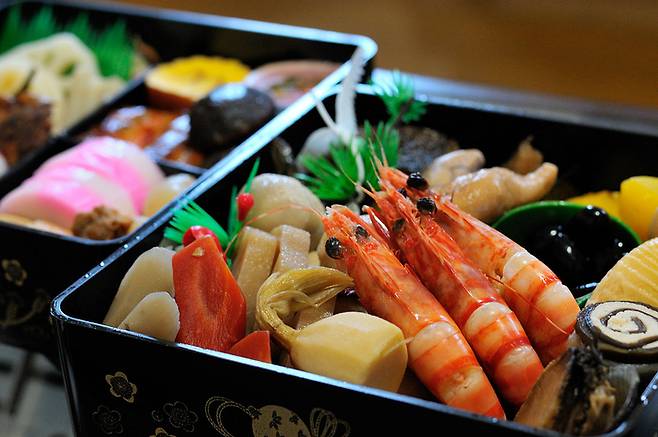 일본인들이 새해에 먹는 오세치 요리                                                                    위키피디아