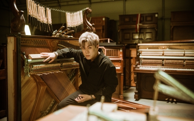 김재훈은 피아노들을 분해하고 재조립해 새로운 악기 PNO를 만들었다.      ⓒChadPark