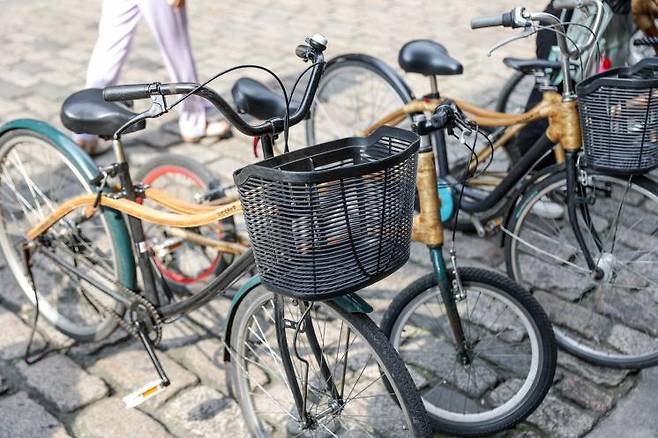 대나무로 만들어진 프레임을 제외하면 각자 모두 개성있는 Bam Bike