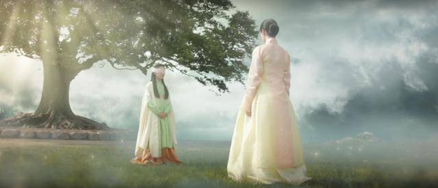 드라마 '환혼' 파트2에서 부연(오른쪽·고윤정)이 그 몸에 깃든 신녀의 영혼과 마주하고 있다. tvN 방송 캡처