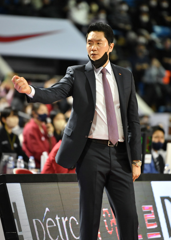 전희철 서울 SK 감독. [사진 KBL]