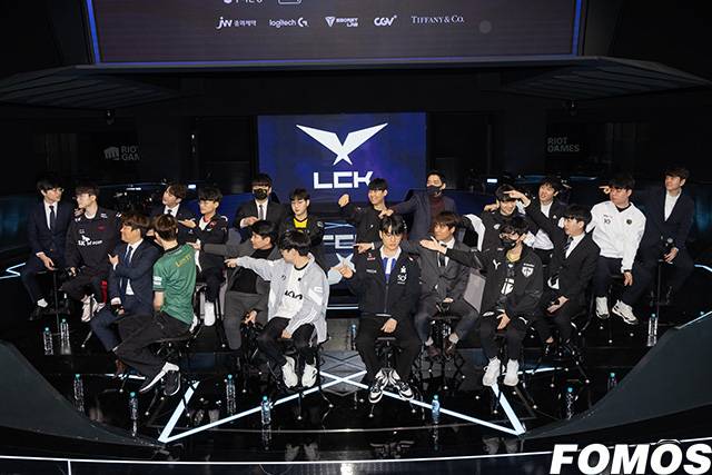 [LCK 미디어데이] LCK 선수-감독 “우승에 가장 가까운 팀은 DK-T1 순”