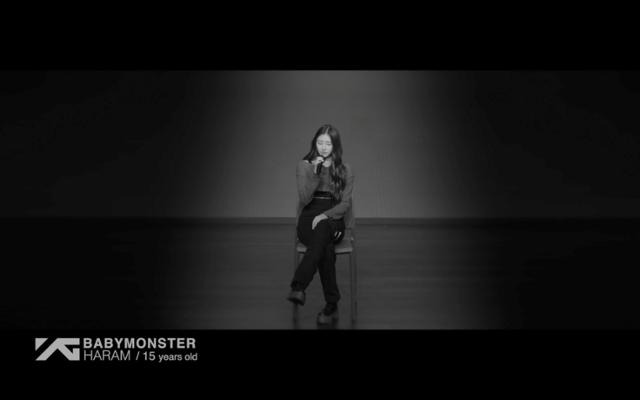 YG 신인 그룹 베이비몬스터(BABYMONSTER)의 첫 멤버 하람이 공개됐다. 15살이라는 나이가 믿기지 않는 음색으로 시선을 끈 그는 앞으로 공개될 멤버들에 대한 기대를 증폭시켰다. YG엔터테인먼트 제공