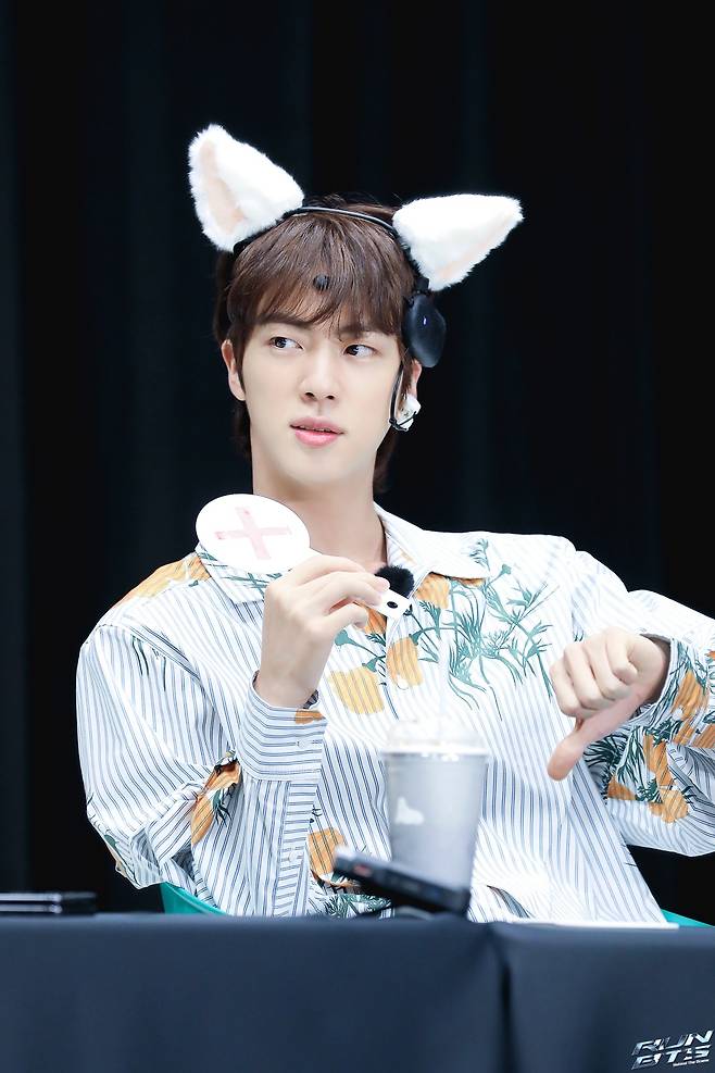 방탄소년단 진, 이의 있소→애교 공격... 달려라 김석진♡