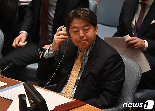 하야시 요시마사 일본 외무상이 12일(현지시간) 미국 뉴욕 유엔본부에서 열린 유엔 안전보장이사회 법치 관련 회의에 참석하고 있다. ⓒ AFP=뉴스1 ⓒ News1 강민경 기자