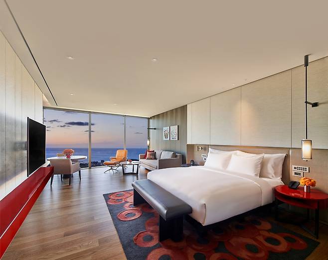 제주 드림타워 복합리조트 내 그랜드 하얏트 제주 객실 모습 [사진출처 = 롯데관광개발]