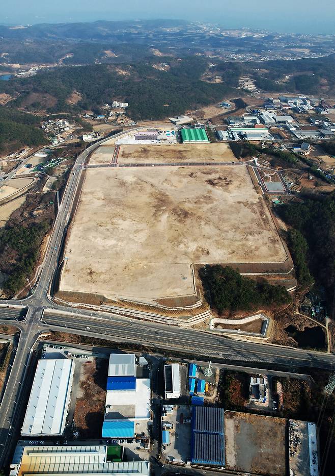 9일 부산 기장군 장안읍 기장대우일반산업단지의 모습. 주변 산업단지에 공장이 빼곡하지만 대우산단은 10년 넘게 비어 있다. 백소아 기자 thanks@hani.co.kr